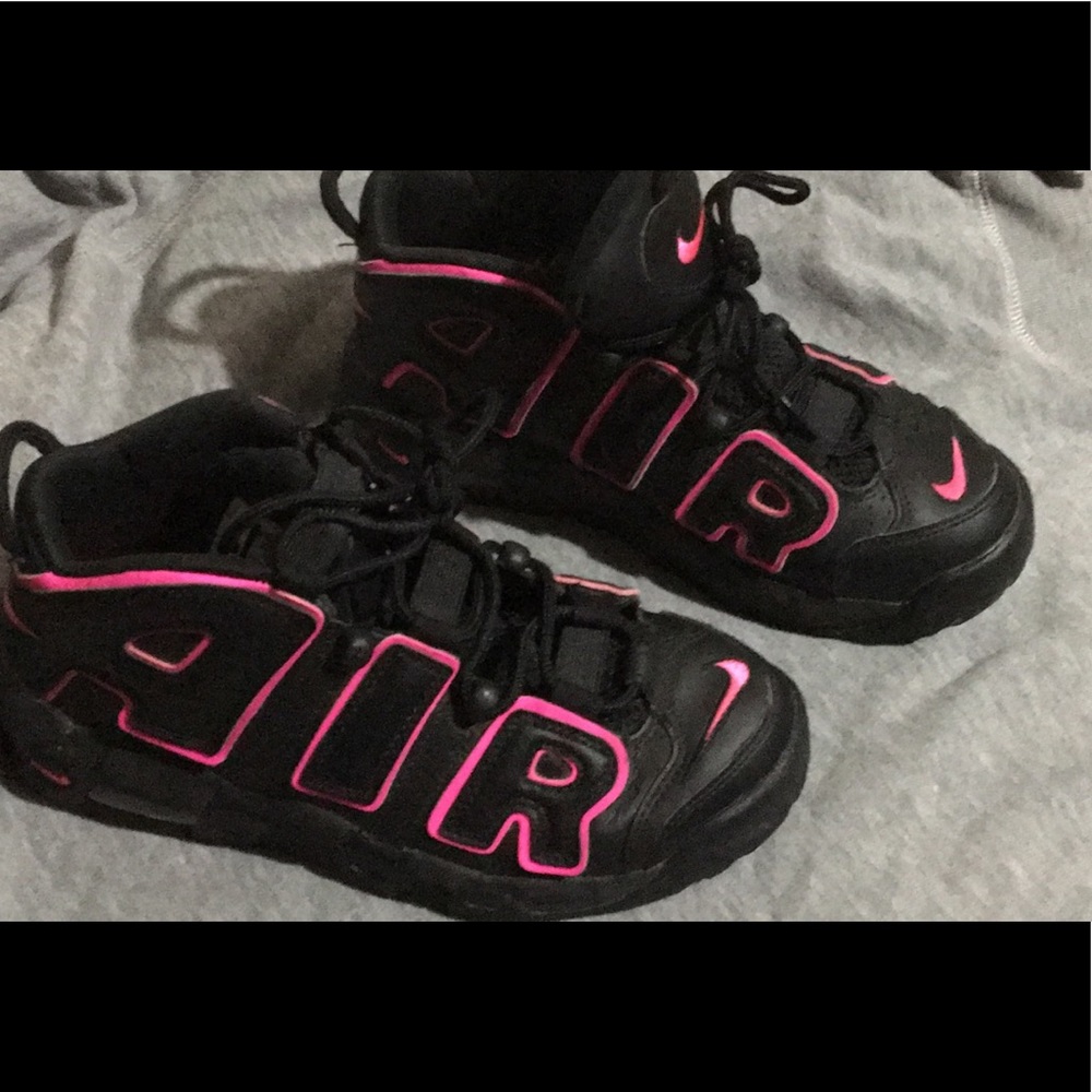 Nike Air more uptempo shoes.